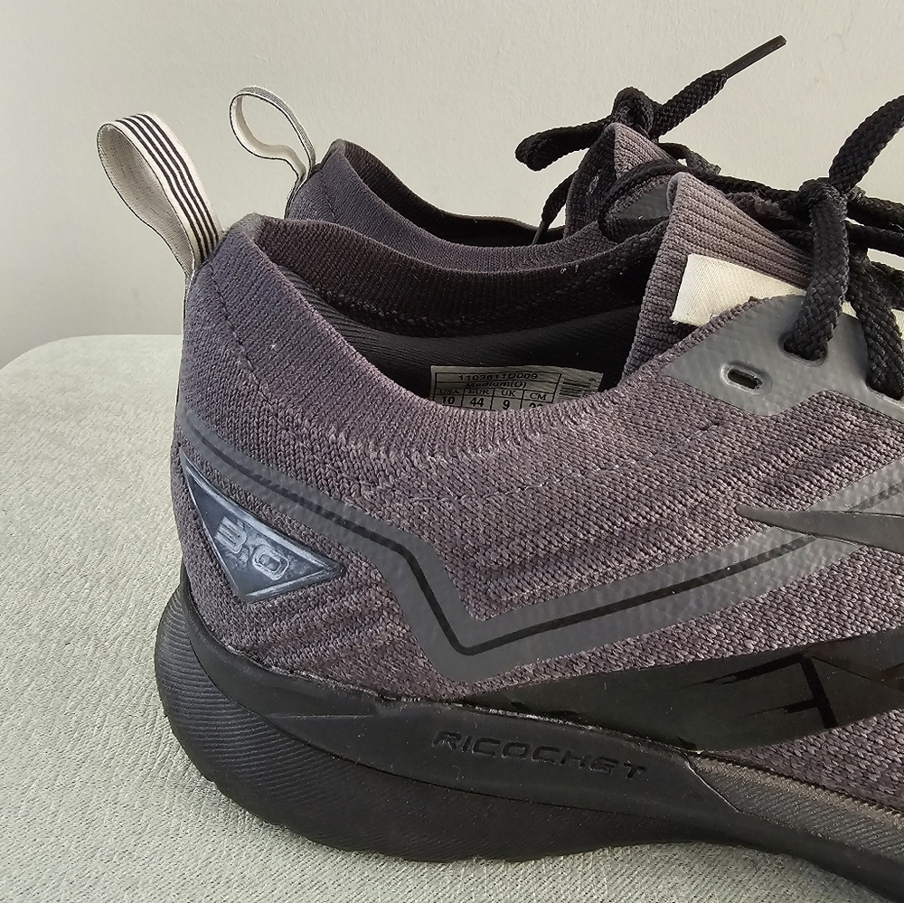 BROOKS Ricochet 3 Womens Gray & Black Athletic Running Shoes, Sneakers - Picture 4 of 9